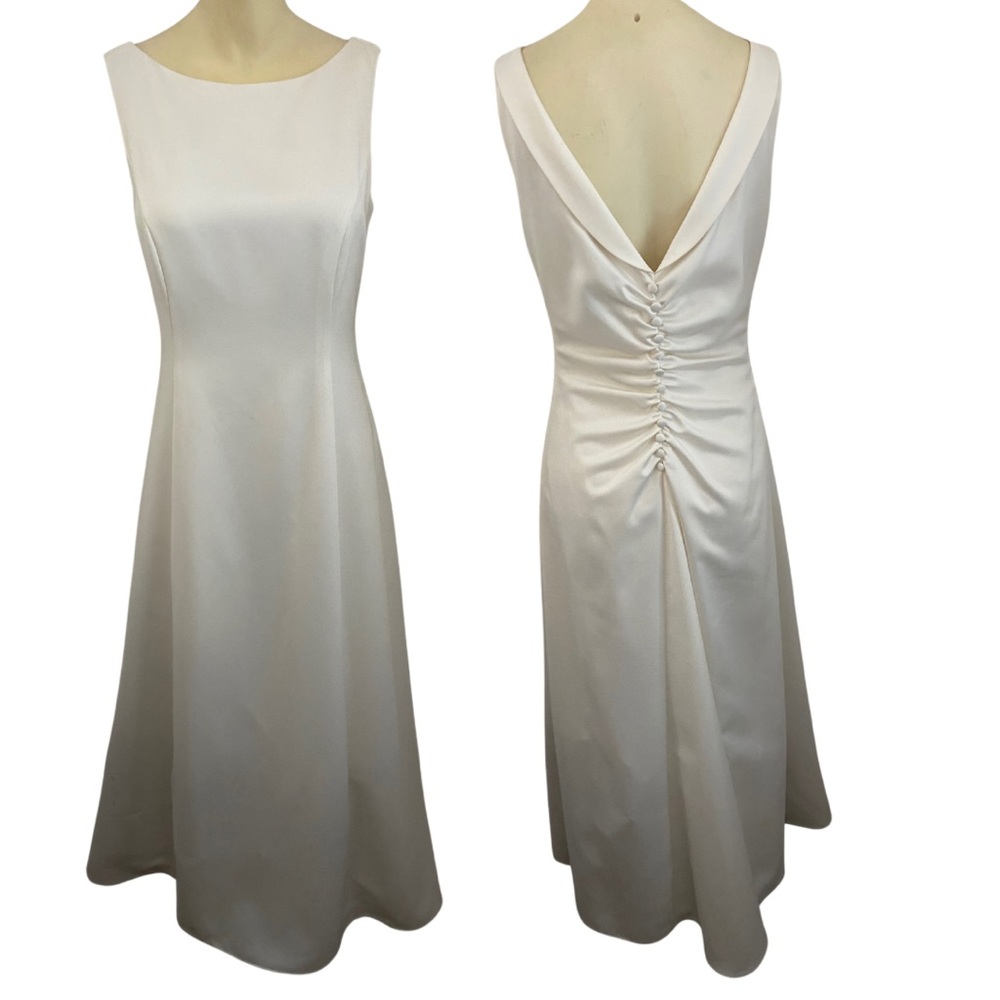 Vintage Y2K Niki Livas Boat Neck Button V-Back Full Skirt Wedding Formal Gown